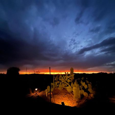 Hole In The Wall Getaway - Usa Mexico Border Bed And Breakfast コロンバス  エクステリア 写真