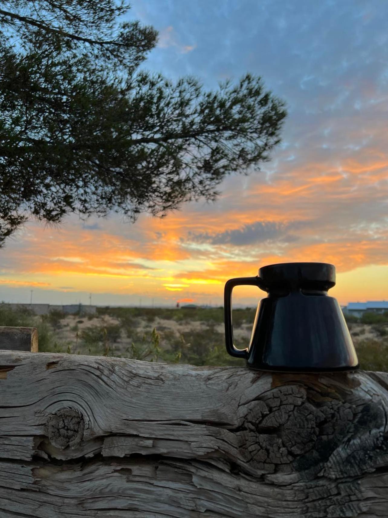 Hole In The Wall Getaway - Usa Mexico Border Bed And Breakfast コロンバス  エクステリア 写真