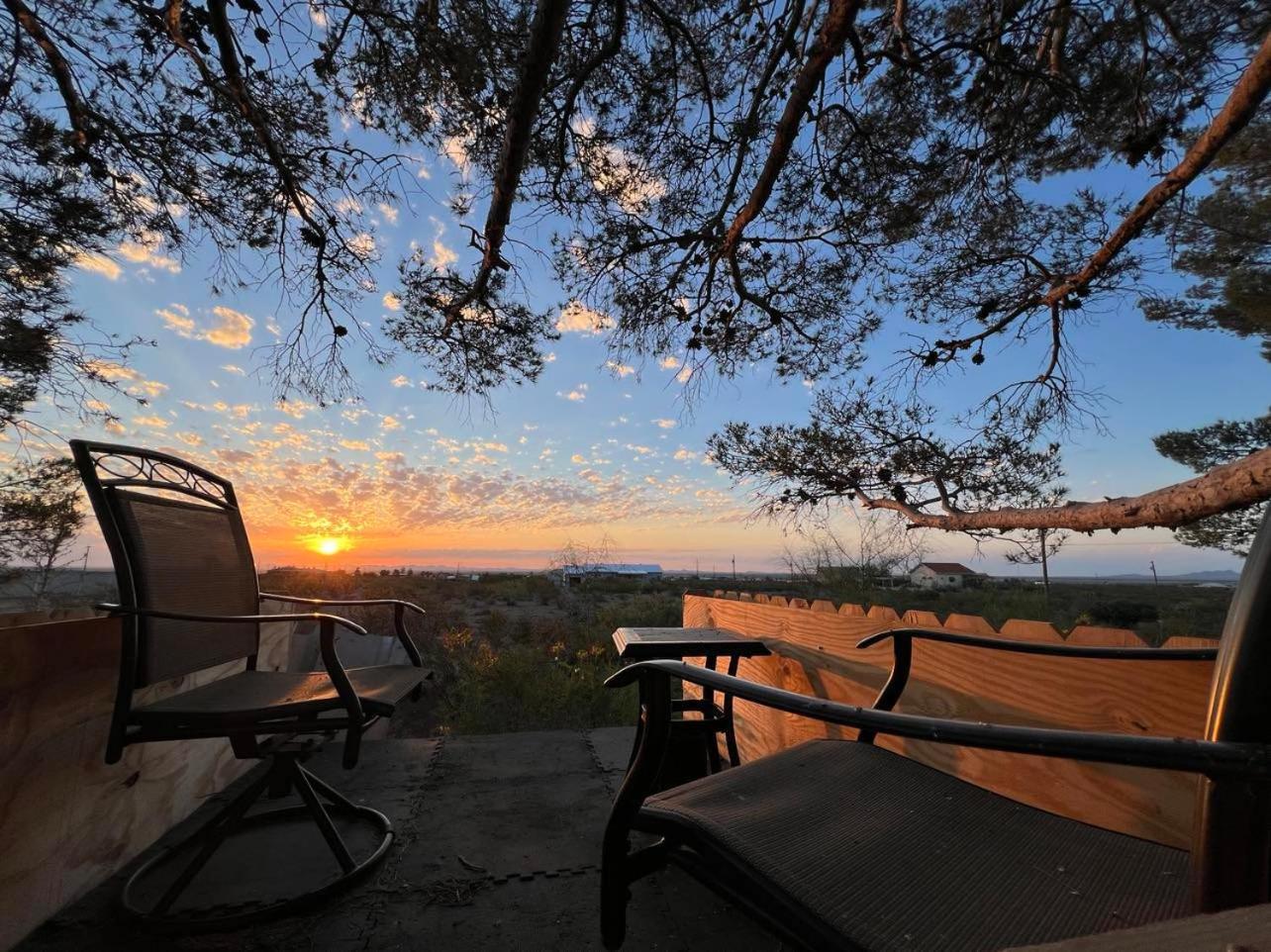 Hole In The Wall Getaway - Usa Mexico Border Bed And Breakfast コロンバス  エクステリア 写真