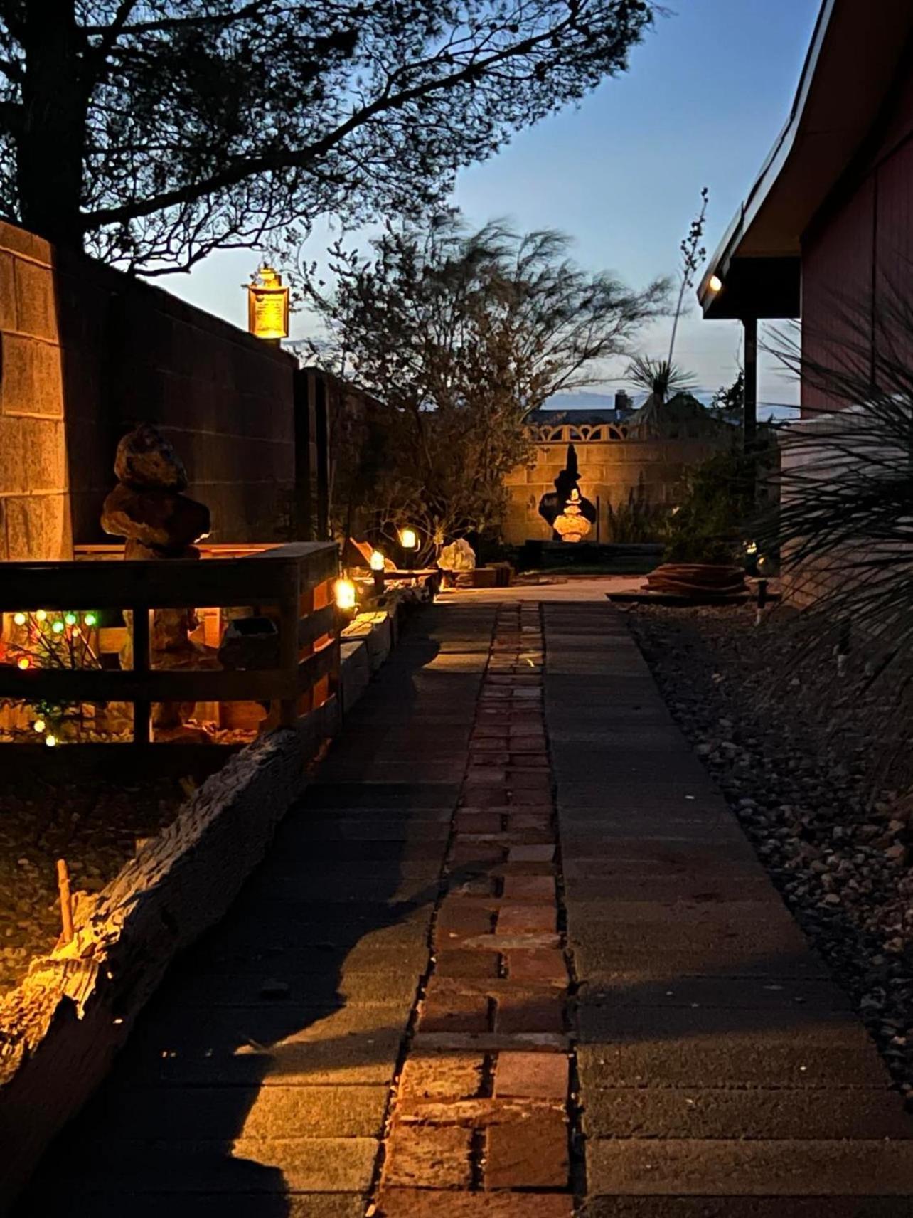 Hole In The Wall Getaway - Usa Mexico Border Bed And Breakfast コロンバス  エクステリア 写真