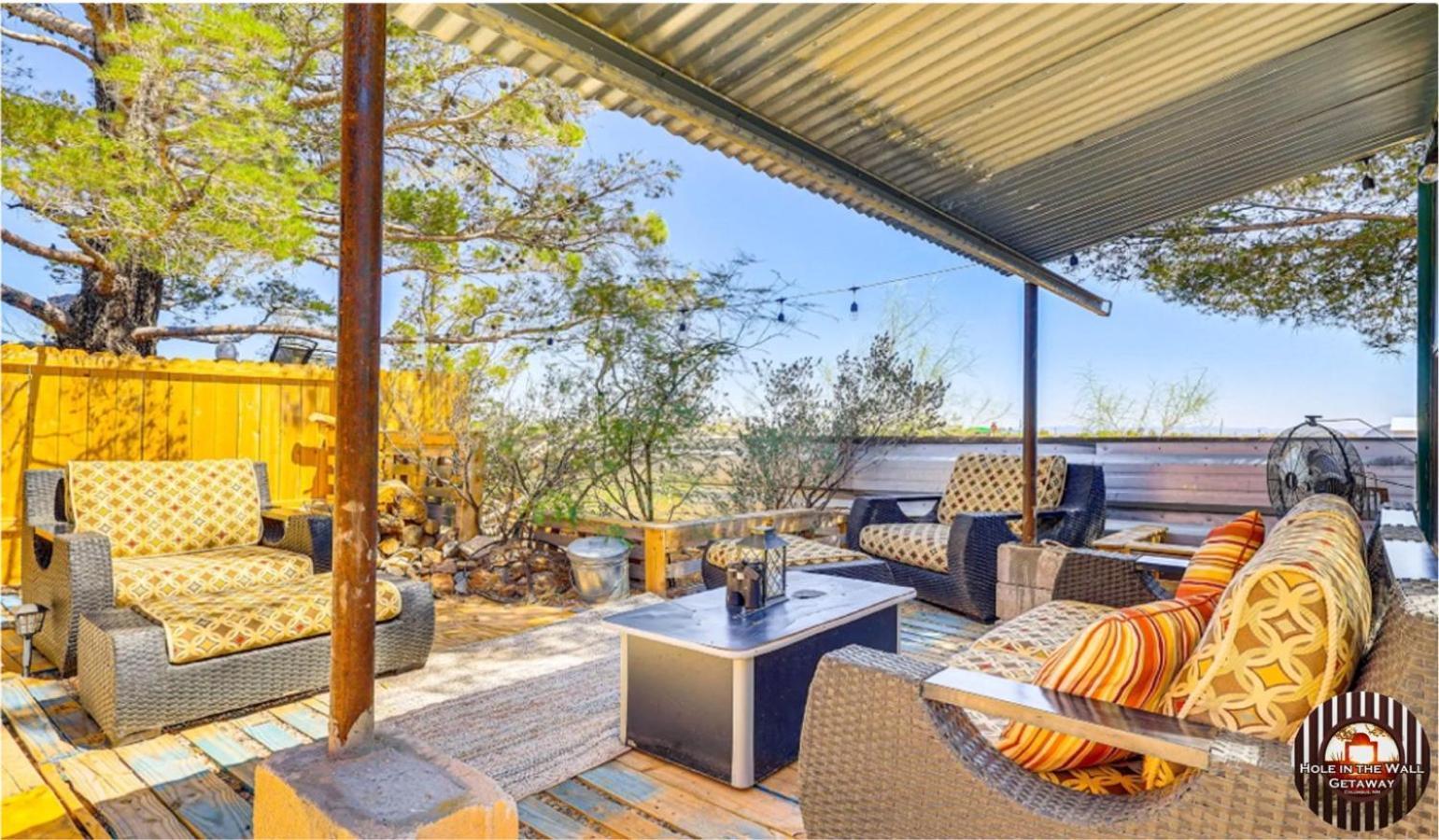 Hole In The Wall Getaway - Usa Mexico Border Bed And Breakfast コロンバス  エクステリア 写真